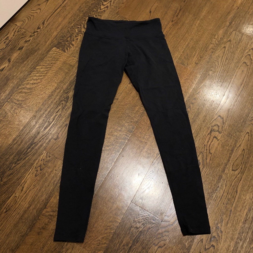 Lululemon Wunder Under full length pants.